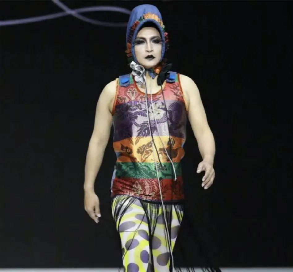 陈志朋的故事告诉我们，吃着碗里的时候不要惦记锅里的