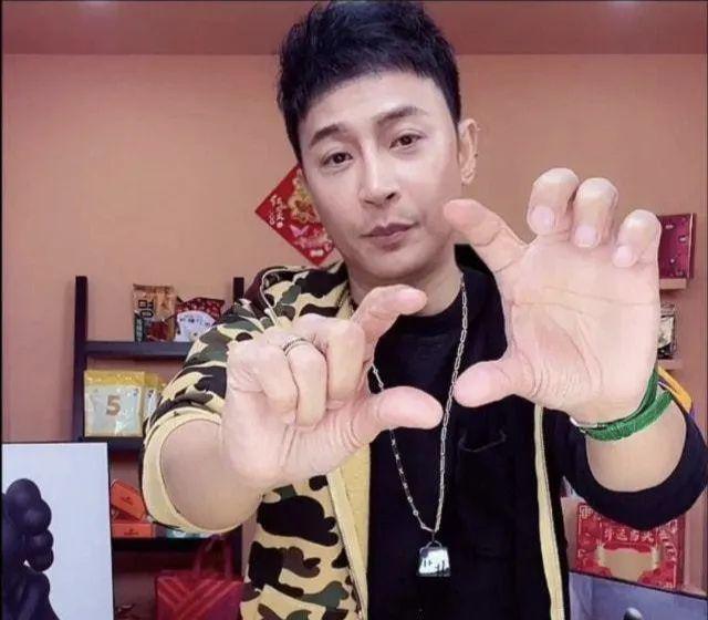 陈志朋的故事告诉我们，吃着碗里的时候不要惦记锅里的