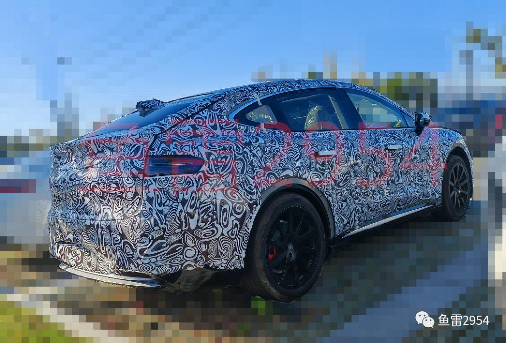 奇瑞跨界SUV新车谍照亮相：预计为智界S9，将搭载华为电机