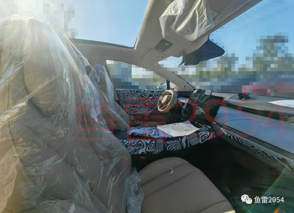 奇瑞跨界SUV新车谍照亮相：预计为智界S9，将搭载华为电机