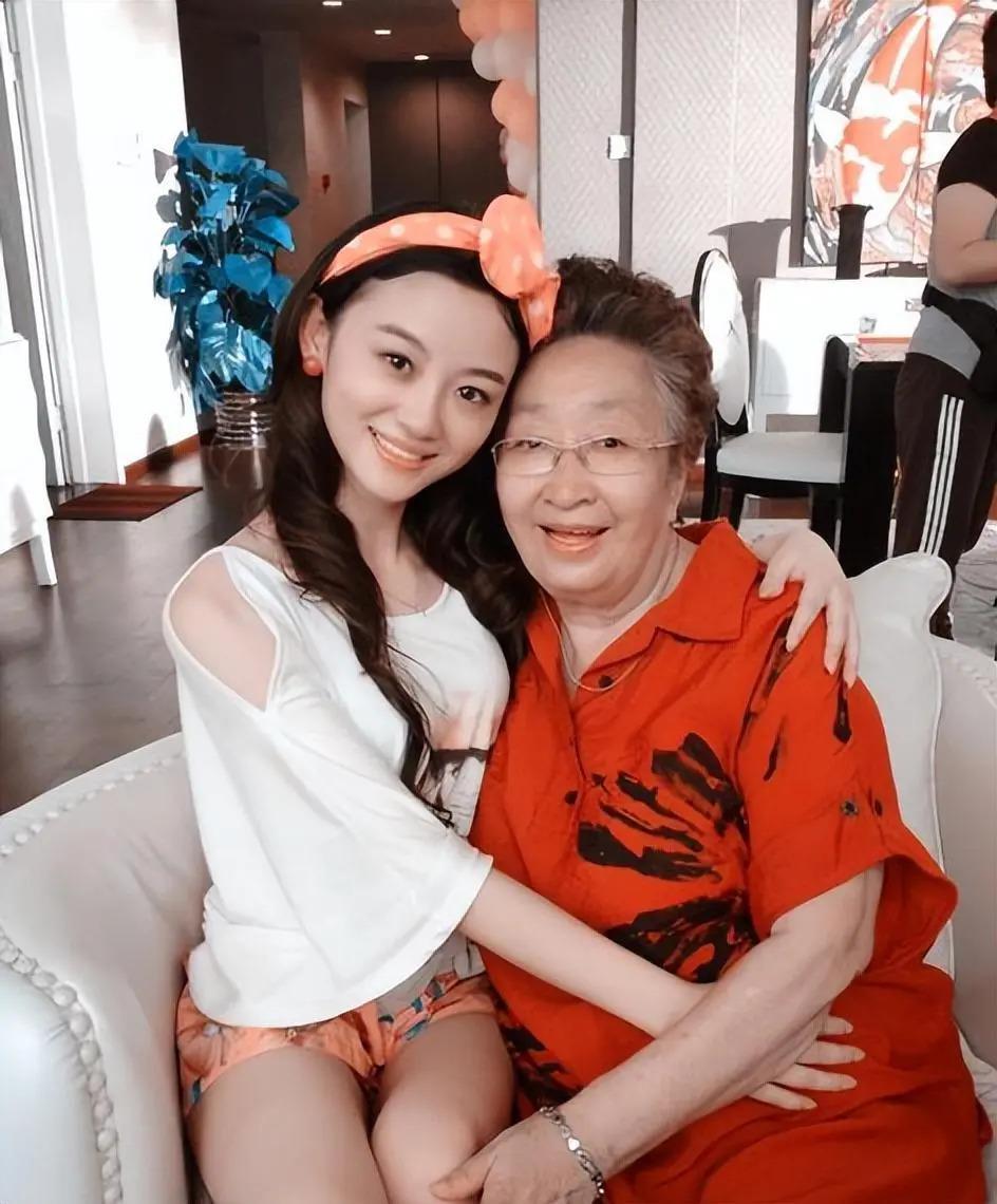以为她们退圈了，没想到已经去世了，红颜薄命好可惜