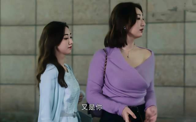 央视点名“狠夸”，《新闻女王》给编剧好好上了一课