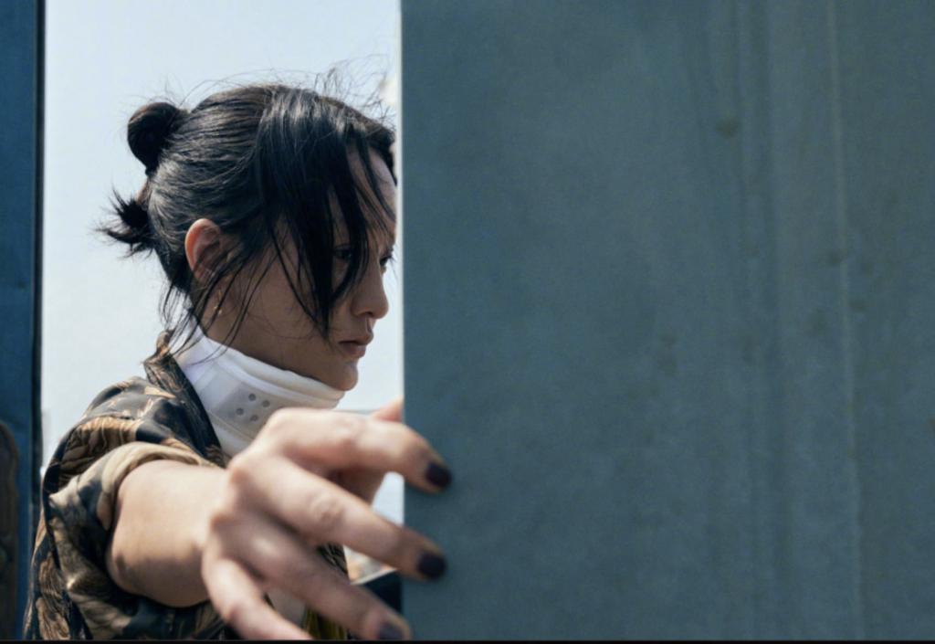 导演真有你的！《涉过愤怒的海》被删的一段戏，细思极恐