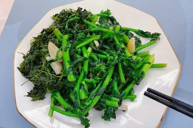 离开了李晨，她嫁给了爱情，再上热搜，她活成了人们羡慕的样子