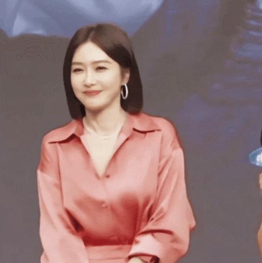 佘诗曼秦岚杨幂都爱，她们管这颗头叫“朵拉”