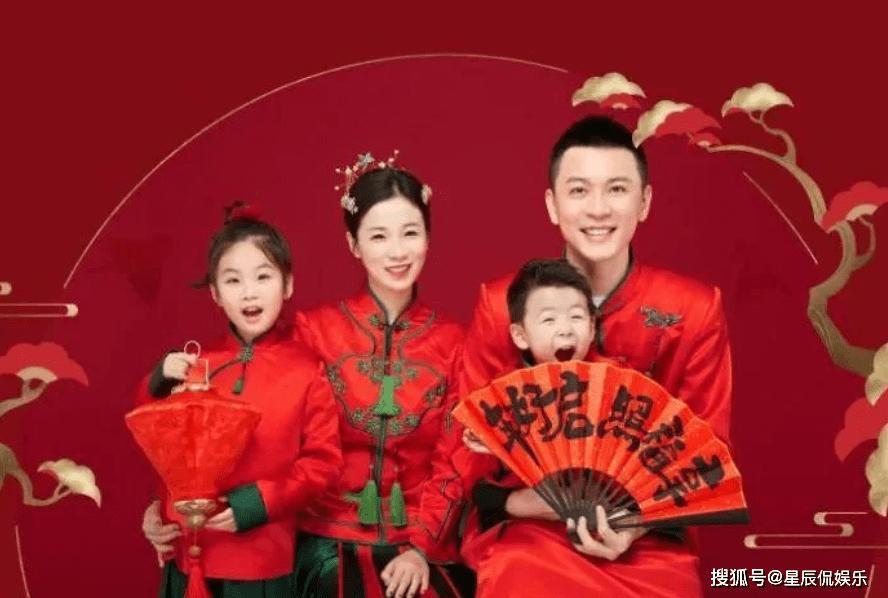 杨鸣新欢身份被曝，45岁离异带娃，网友：虽比杨鸣大7岁，但确实漂亮