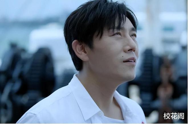 45岁秦昊“无人敢惹”，再次给娱乐圈敲响警钟