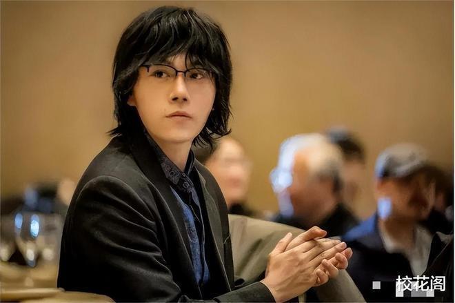 45岁秦昊“无人敢惹”，再次给娱乐圈敲响警钟
