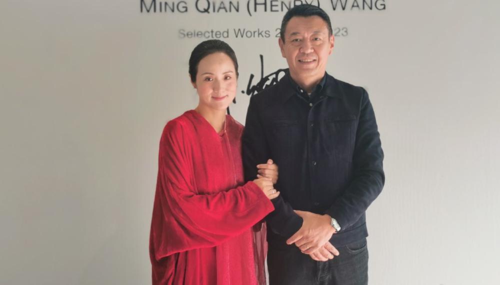 她是著名歌唱家，不惧流言嫁三婚丈夫，三年生一儿一女，如今怎样