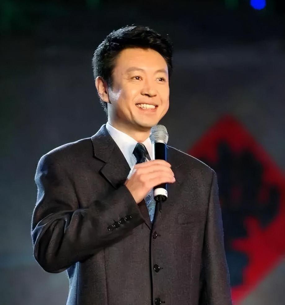 她是著名歌唱家，不惧流言嫁三婚丈夫，三年生一儿一女，如今怎样