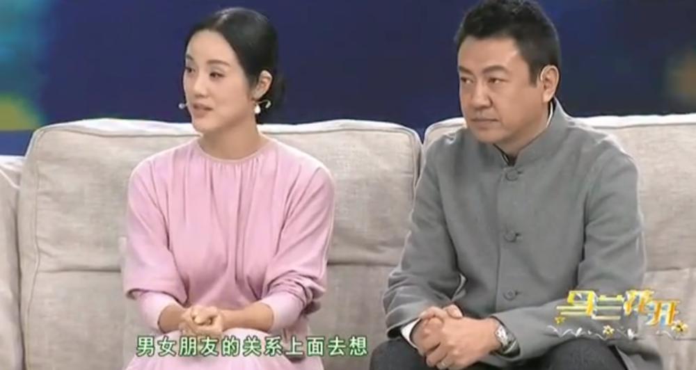 她是著名歌唱家，不惧流言嫁三婚丈夫，三年生一儿一女，如今怎样