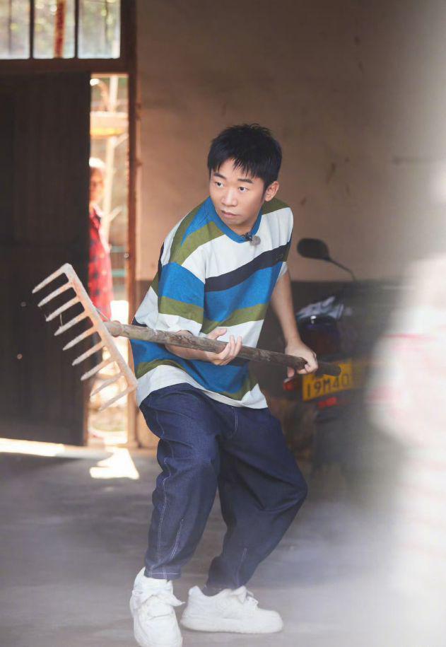 杨迪首谈分手风波！后悔告诉公众，被骂受前任鼓励，再干几年退圈