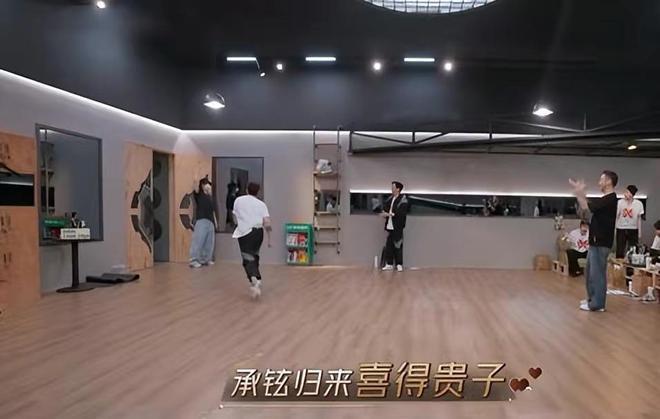 戚薇回应怀二胎时找不到工作，否认患上抑郁症，近状超好无需担心