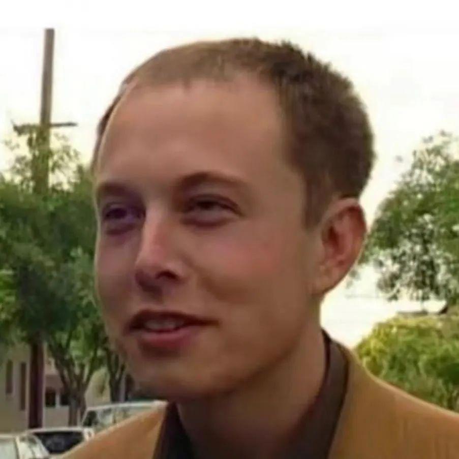 我的朋友开了家AI公司，6个月就把裤衩赔掉了。