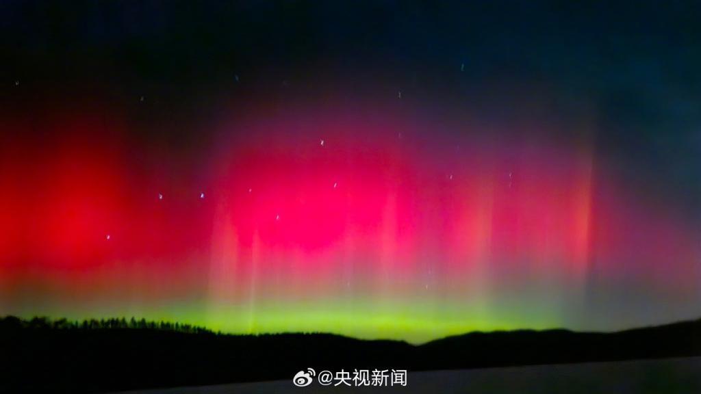 “西瓜”配色，#北京极光#冲上热搜：色彩绚丽、罕见奇观