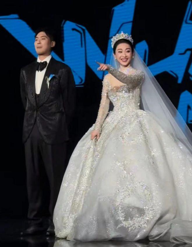 义乌首富儿子结婚！现场送金条茅台，曝女方陪嫁12亿