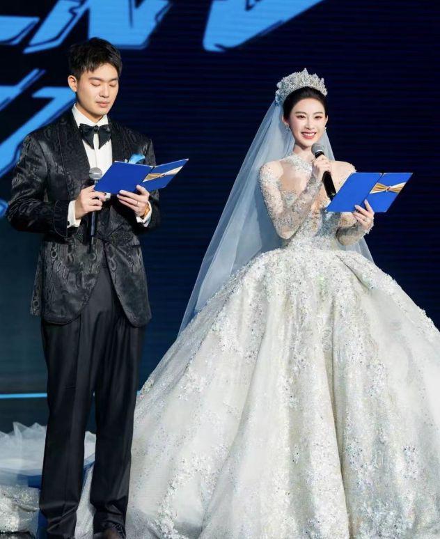 义乌首富儿子结婚！现场送金条茅台，曝女方陪嫁12亿