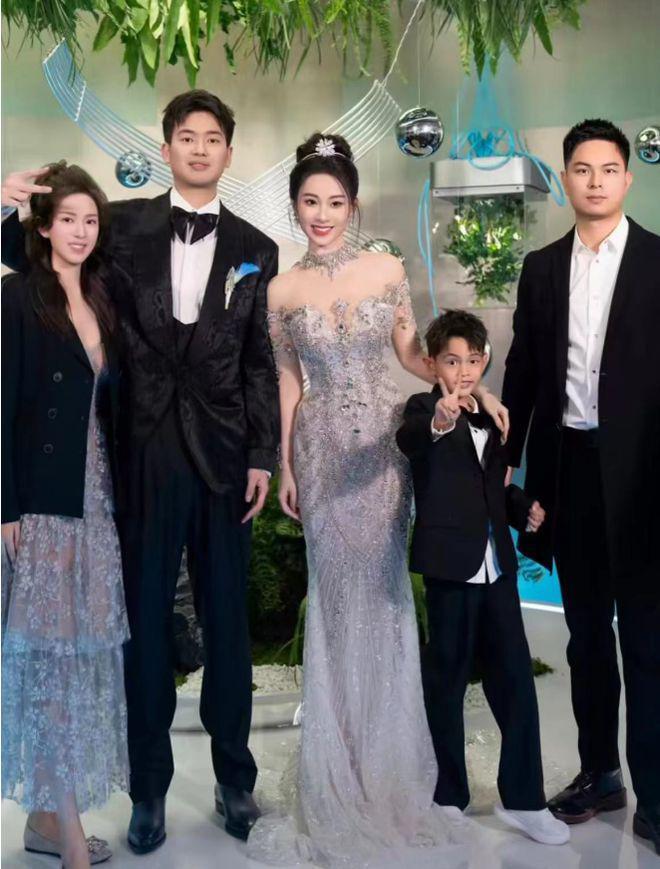 义乌首富儿子结婚！现场送金条茅台，曝女方陪嫁12亿