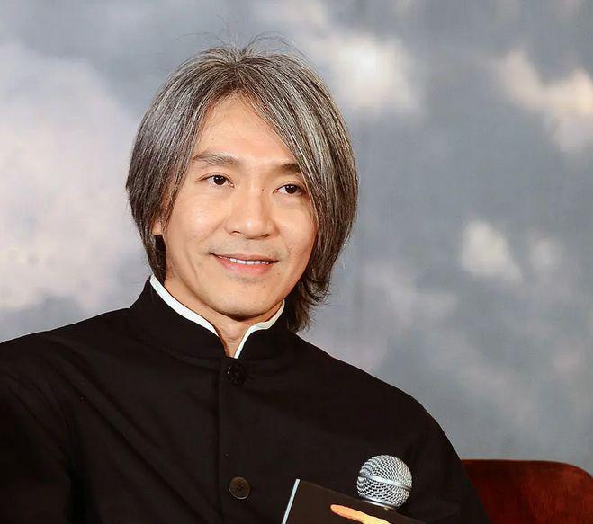 周星驰官宣与欧阳靖合作写新歌将面世，猜测为影视创作新曲