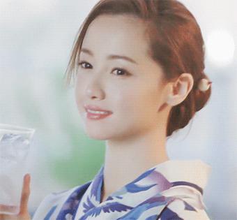 日本顶流女星坐牢后复出？吸毒滥交黑历史成堆，却因长太美次次被原谅？！