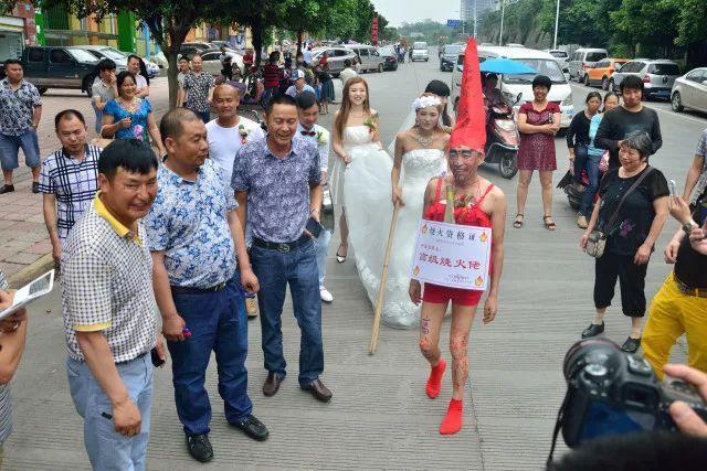 婚礼变葬礼！新郎被暴打4小时去世、新娘被猥亵强吻？！