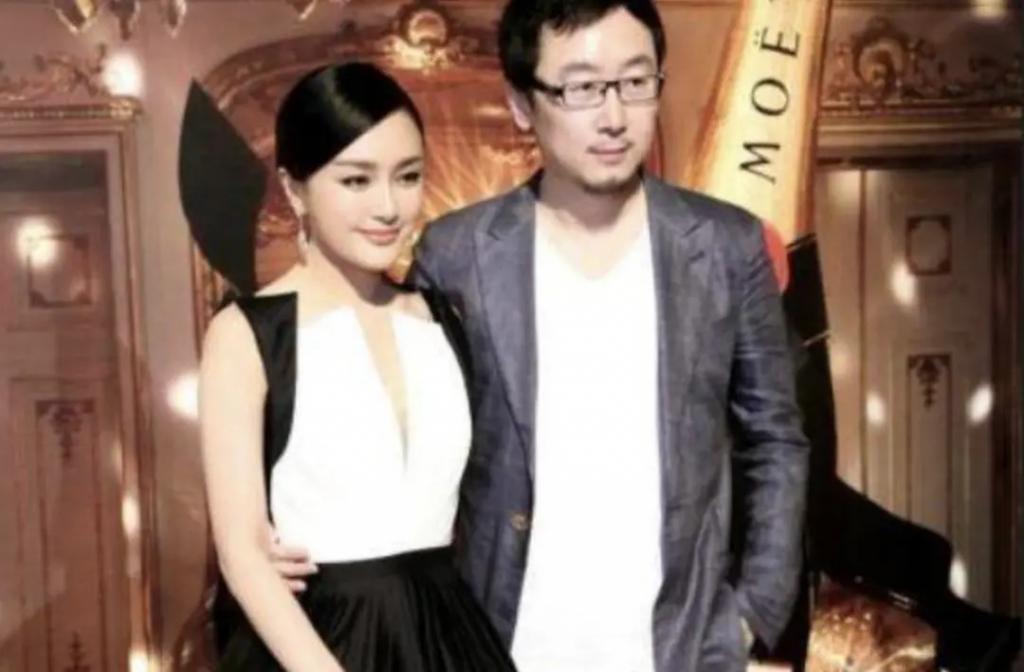 天！秦岚被绿了，男友闪婚央视主持人！