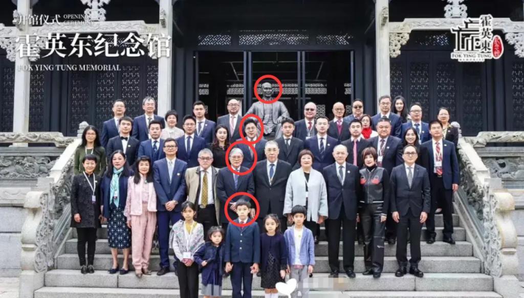 霍家大合照：郭晶晶彰显主母地位，何超琼梁安琪不同框