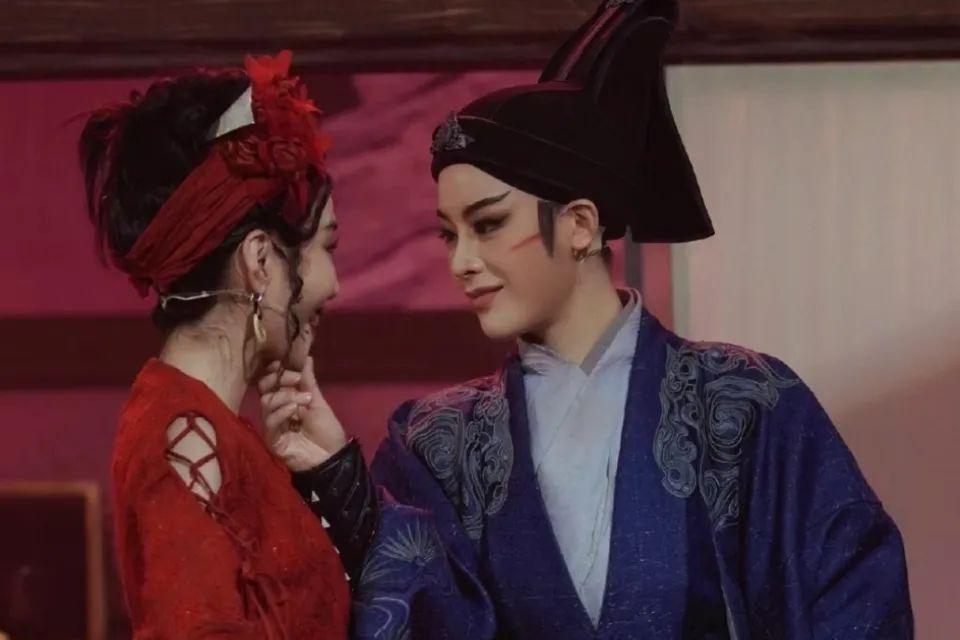 90后女顶流“老公姐”秒杀男星，背后藏着一个高人