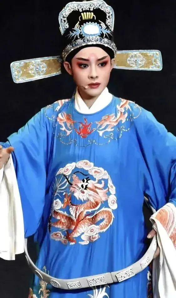 90后女顶流“老公姐”秒杀男星，背后藏着一个高人