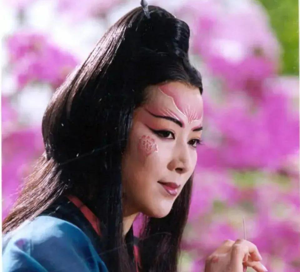 90后女顶流“老公姐”秒杀男星，背后藏着一个高人