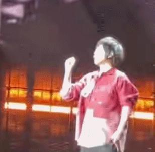 老牌歌手集体崩塌!嘴硬破防、票价跳水,四天王都逃不过