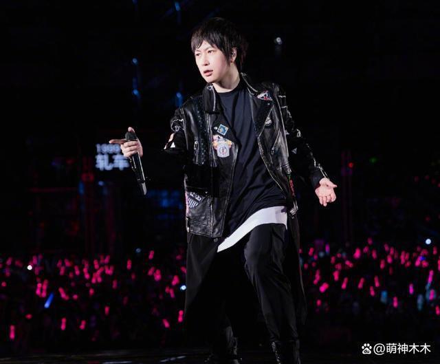 老牌歌手集体崩塌!嘴硬破防、票价跳水,四天王都逃不过