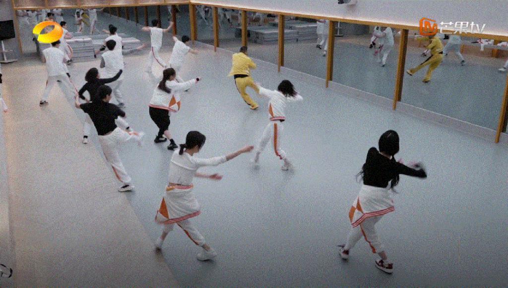 扇巴掌，酒瓶爆头…内娱打架！真爽，爱看