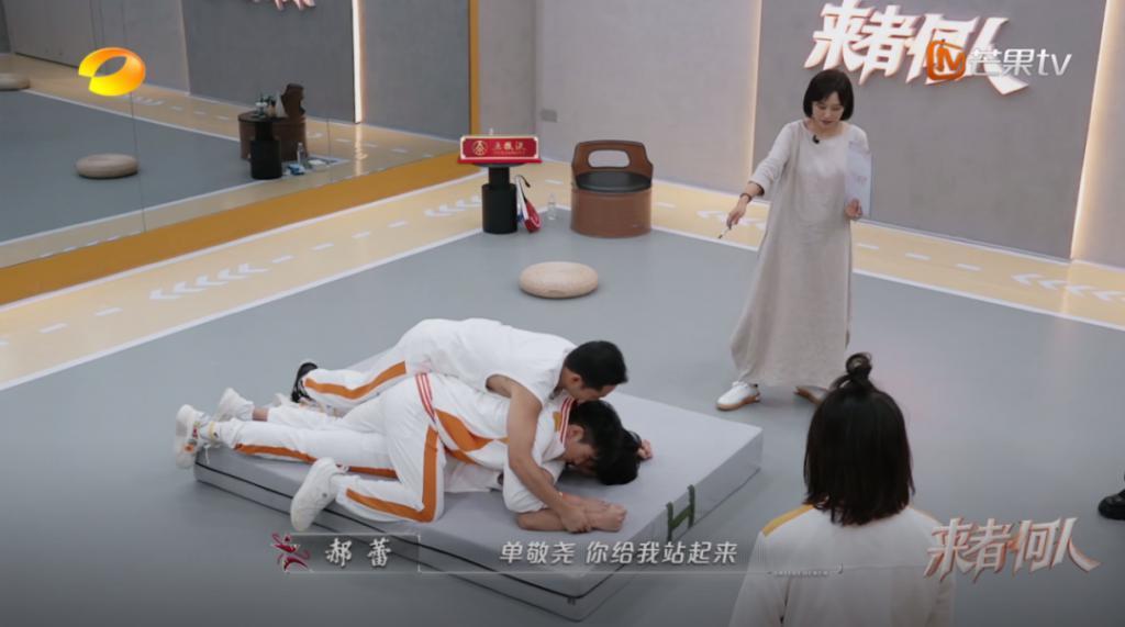 扇巴掌，酒瓶爆头…内娱打架！真爽，爱看