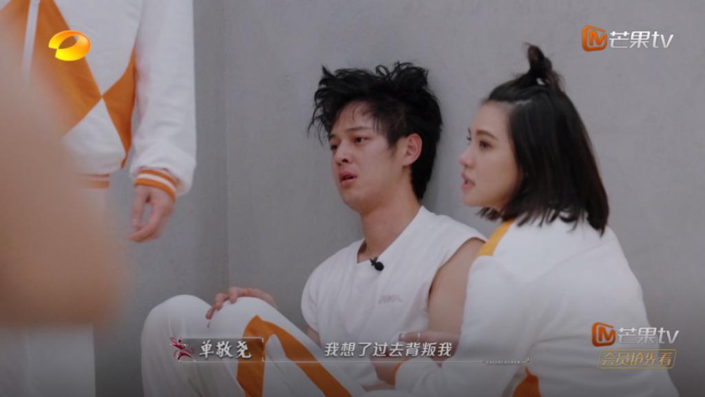 扇巴掌，酒瓶爆头…内娱打架！真爽，爱看