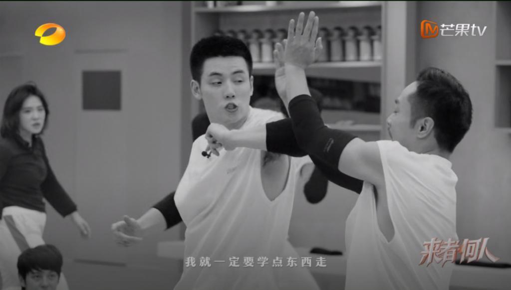 扇巴掌，酒瓶爆头…内娱打架！真爽，爱看