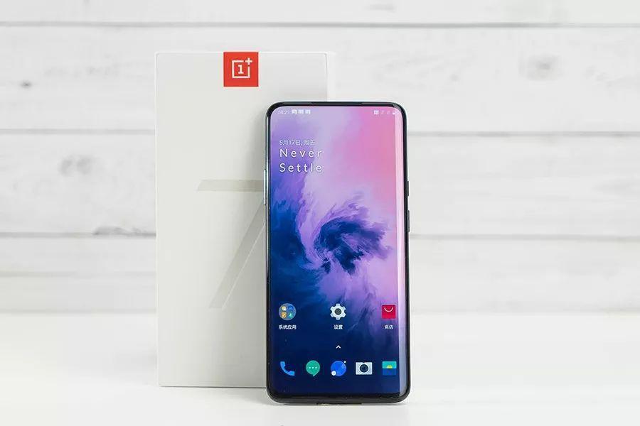 一加12终于发布了，这次它能重铸一加7 Pro荣光吗？