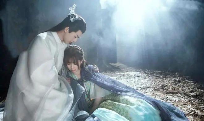 刘亦菲，捧不红这“丑男”