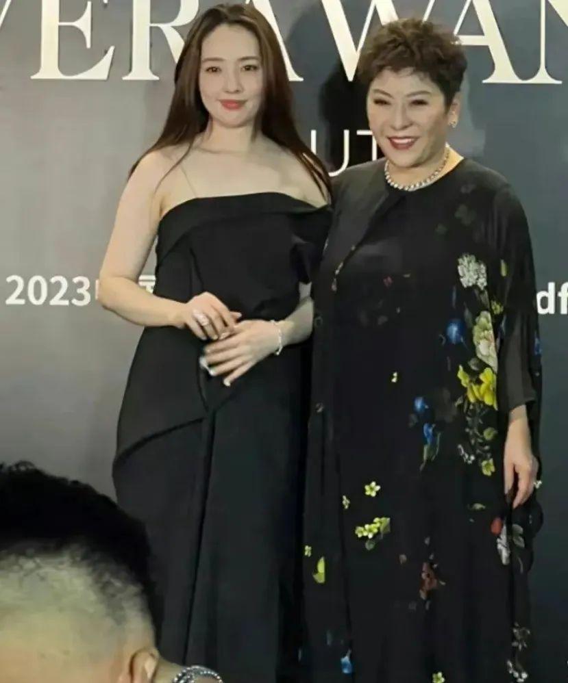 同样嫁豪门4年，郭碧婷和奚梦瑶的区别怎么这么大