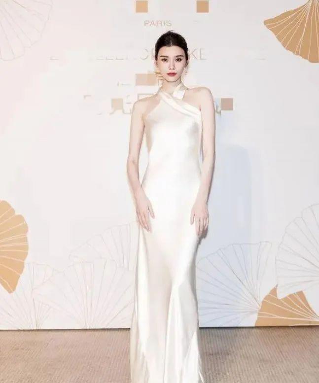 同样嫁豪门4年，郭碧婷和奚梦瑶的区别怎么这么大