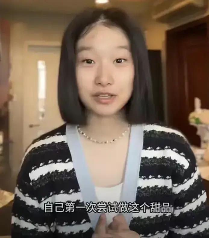 文章女儿素颜出镜，落落大方秀厨艺，千万豪宅很简约