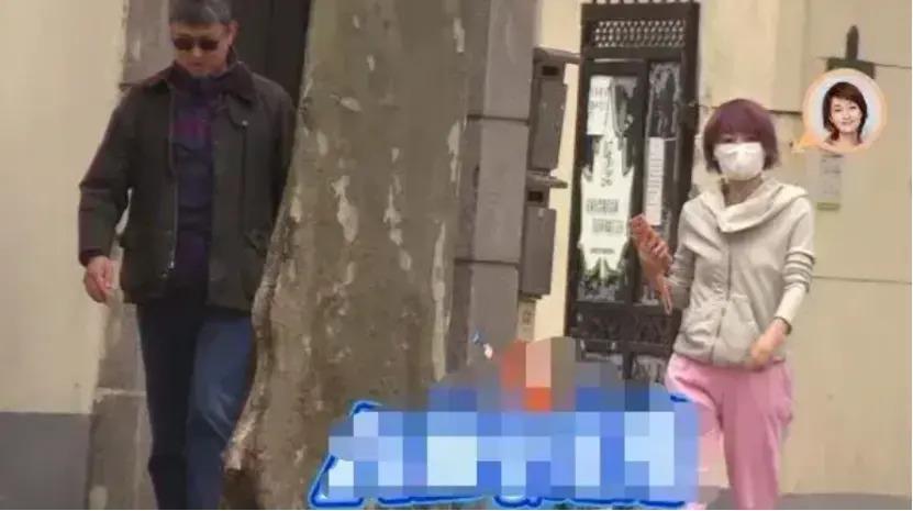 文章女儿素颜出镜，落落大方秀厨艺，千万豪宅很简约