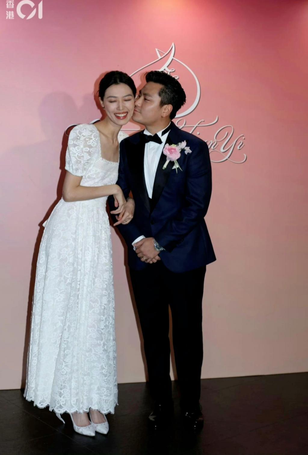 刘嘉玲的脸上没有一丝皱纹