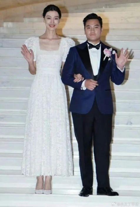 刘嘉玲的脸上没有一丝皱纹