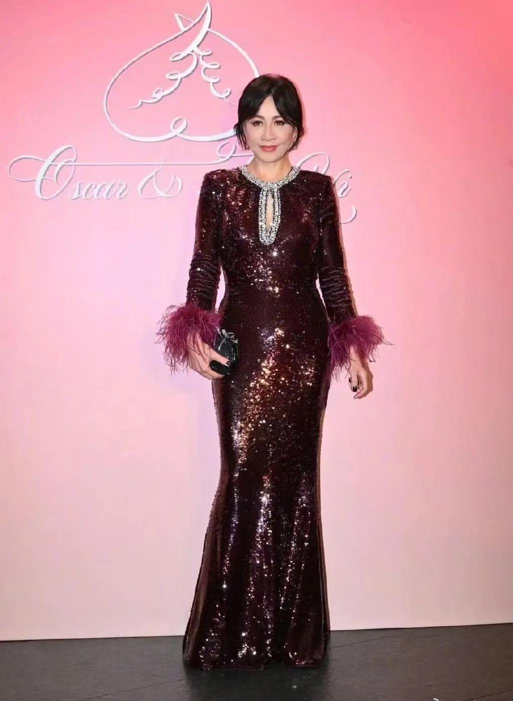 刘嘉玲的脸上没有一丝皱纹