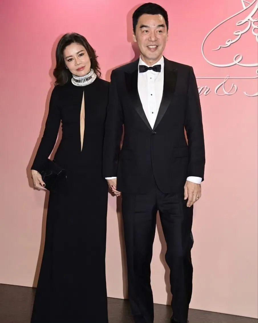 刘嘉玲的脸上没有一丝皱纹