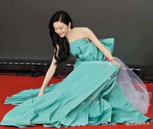 视界大会女星资源堪忧！金晨被指模仿杨颖