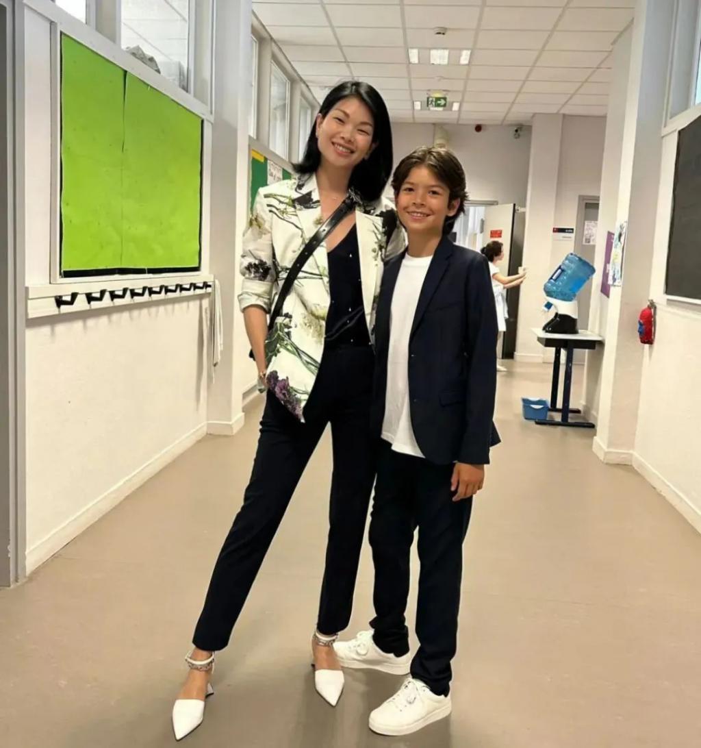 还记得吕燕吗？混血儿子长这么大了？
