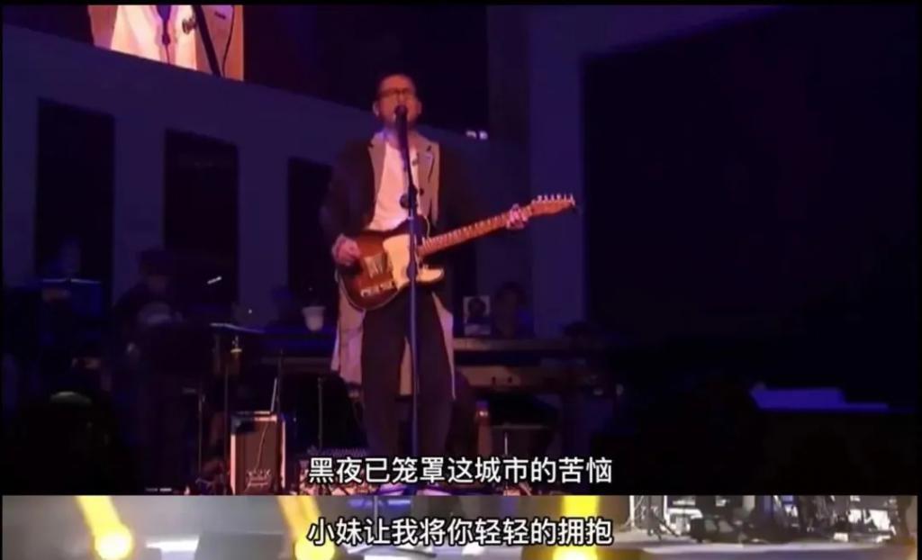 这十几年…她和丈夫一直分居？