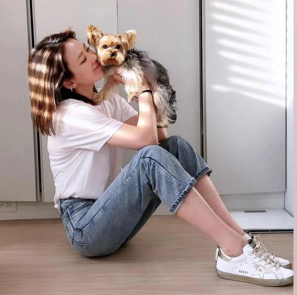 从娱乐圈嫁入豪门，她自称不是贵妇，离婚收获全网祝贺